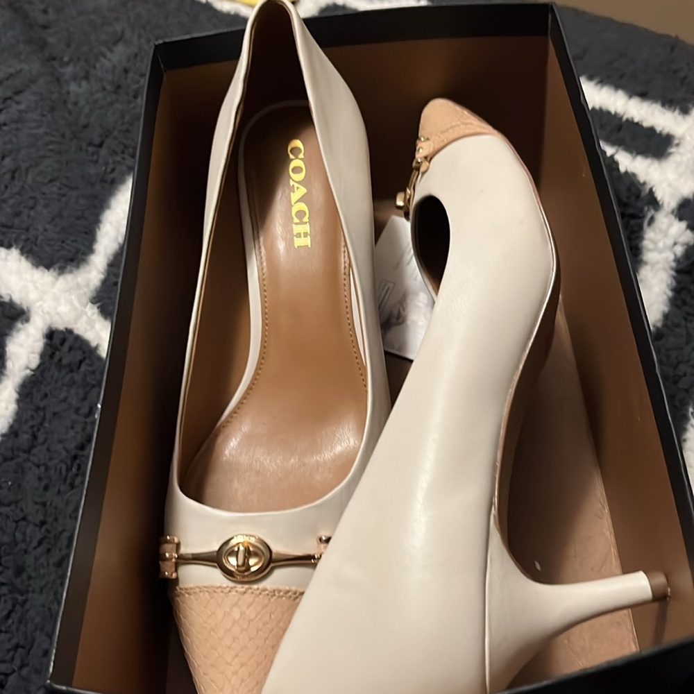 Beachwood classic kitten heel - Picture 3 of 3